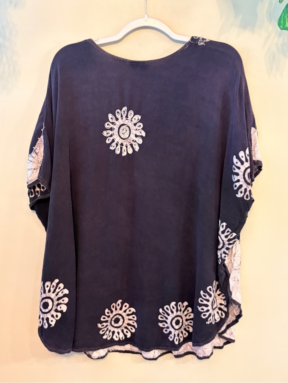 Ruby’n Style Artisan Embroidered Batik Tunic Caftan Top Boho Resort Oversized - Picture 7 of 7